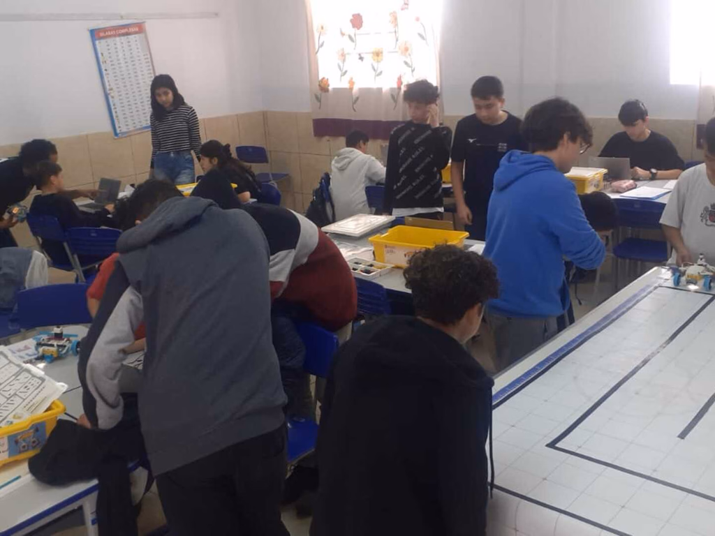 Escola José Francisco premiou alunos em campeonato de robótica