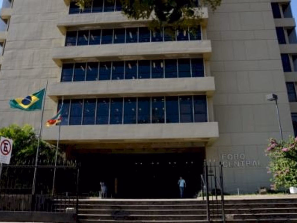 Judiciário suspende a volta da cogestão