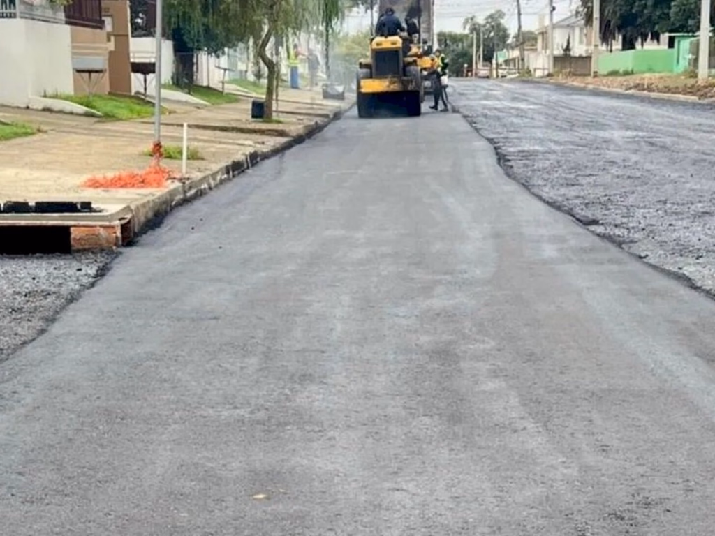 Prefeitura assina empréstimo de R$ 18 milhões para asfaltamento