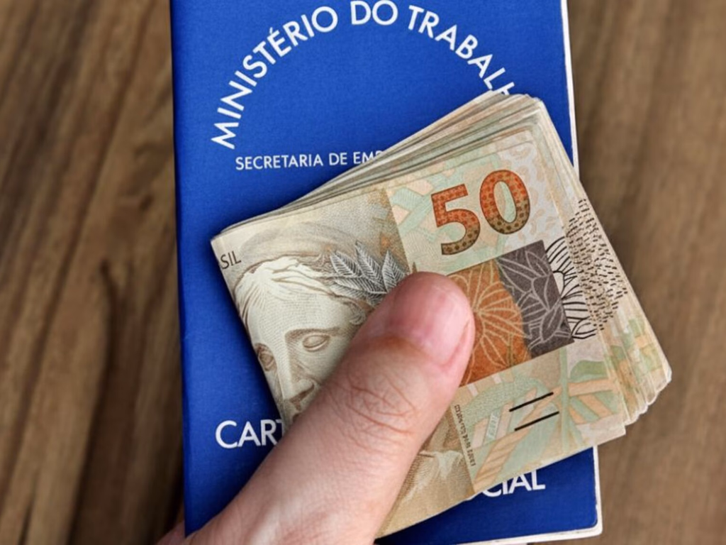 Governo do RS antecipa 90% do 13º salário dos servidores