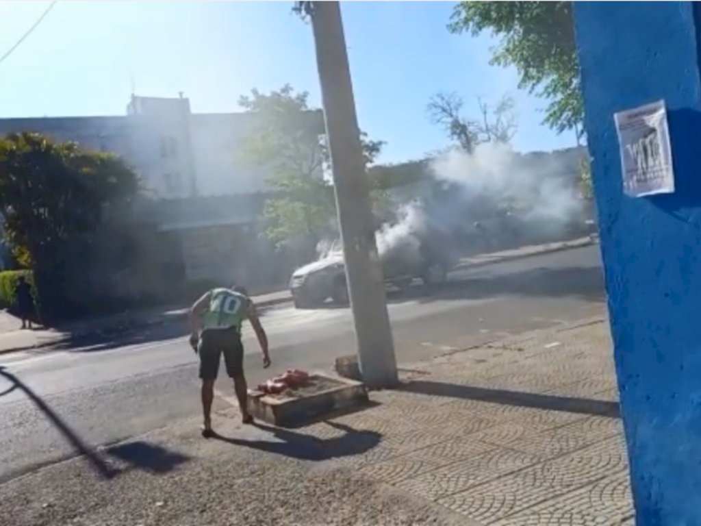 Carro explode na XV de Novembro