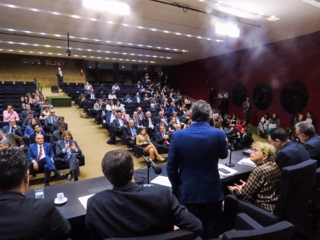 Unipampa participa de lançamento da Frente Parlamentar pela Valorização das Federais