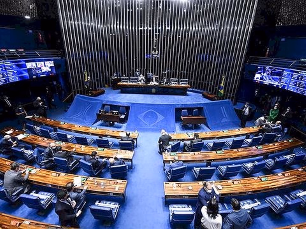 PEC da Transição atinge número de assinaturas para tramitar