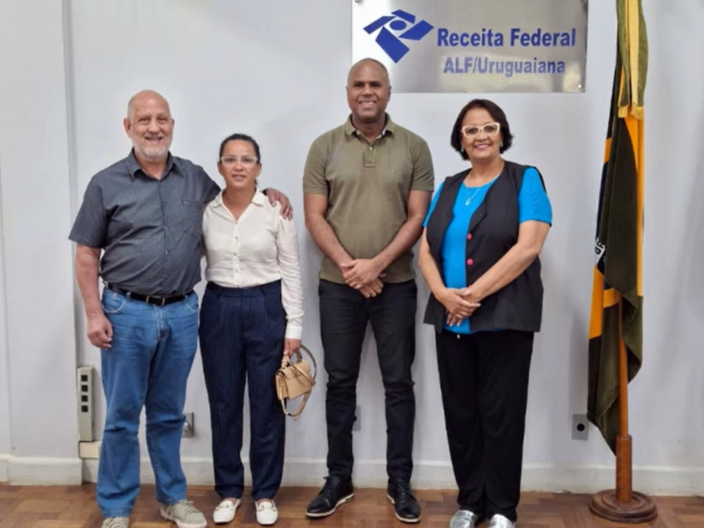 Receita Federal doa aparelhos para Casa Azul e o Centro CACAU