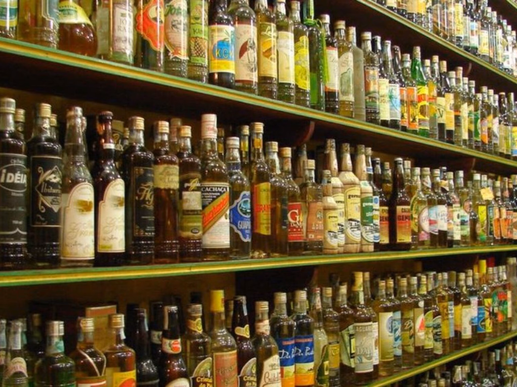 Governo oferece curso para combater mercado ilegal de bebidas alcoólicas