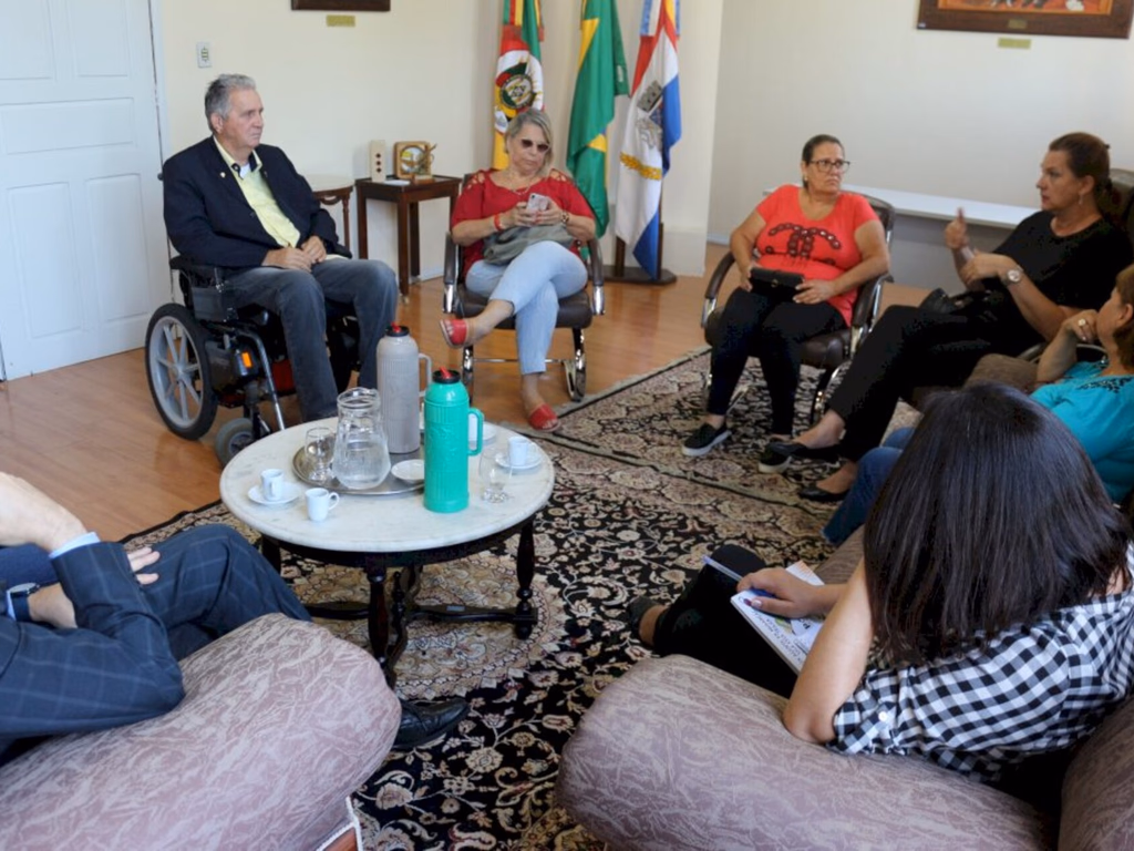 Câmara recebe visita da Presidente do Comdicau