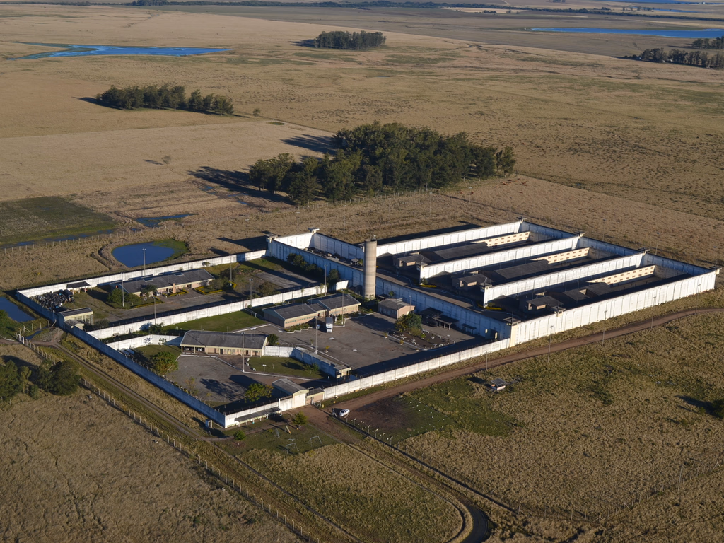 Uruguaiana enfrenta superlotação carcerária e custos milionários