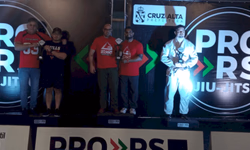 Duas equipes disputam última vaga