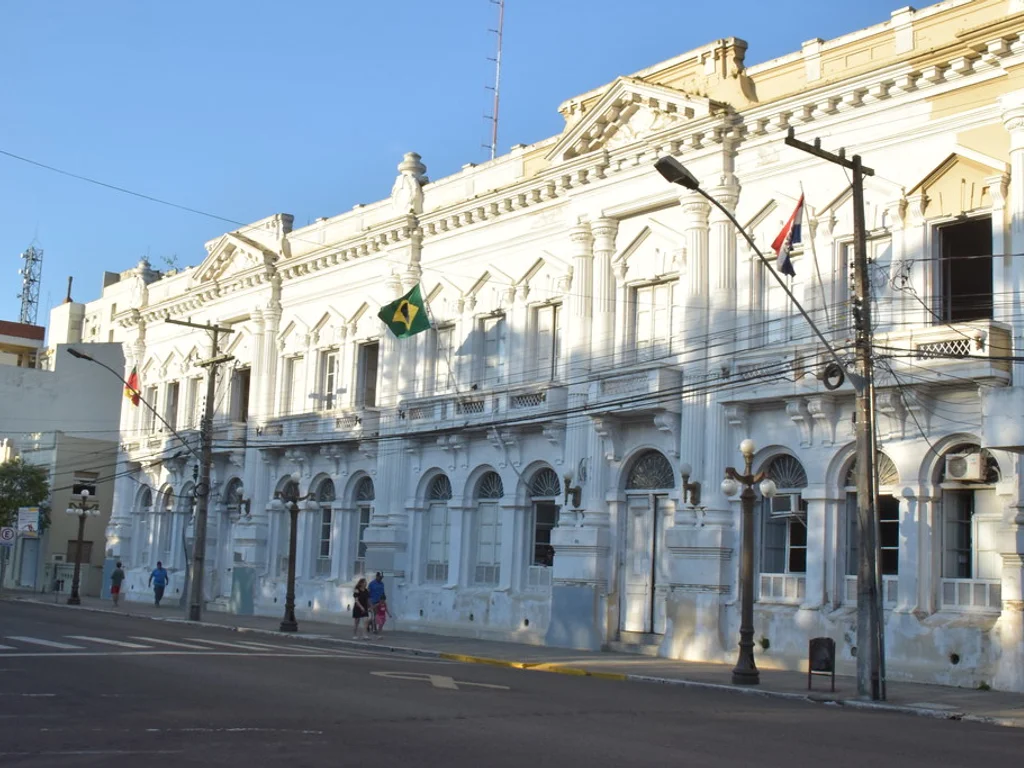 Prefeitura abre seleção para médicos e cirurgiões buco maxilo faciais