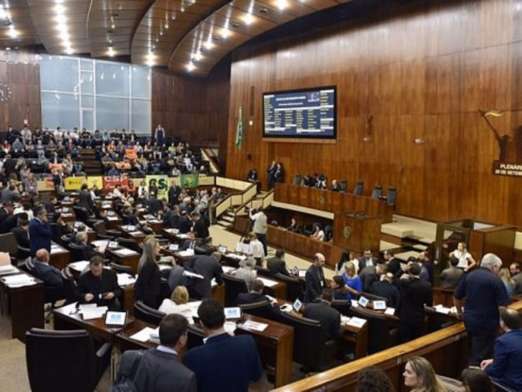 Projeto sobre plebiscito tranca pauta da Assembleia