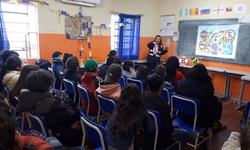 Alunos da Escola Getúlio Vargas recebem palestras educativas sobre trânsito