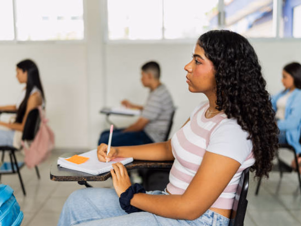 Cursinhos populares podem se inscrever para apoio federal até domingo