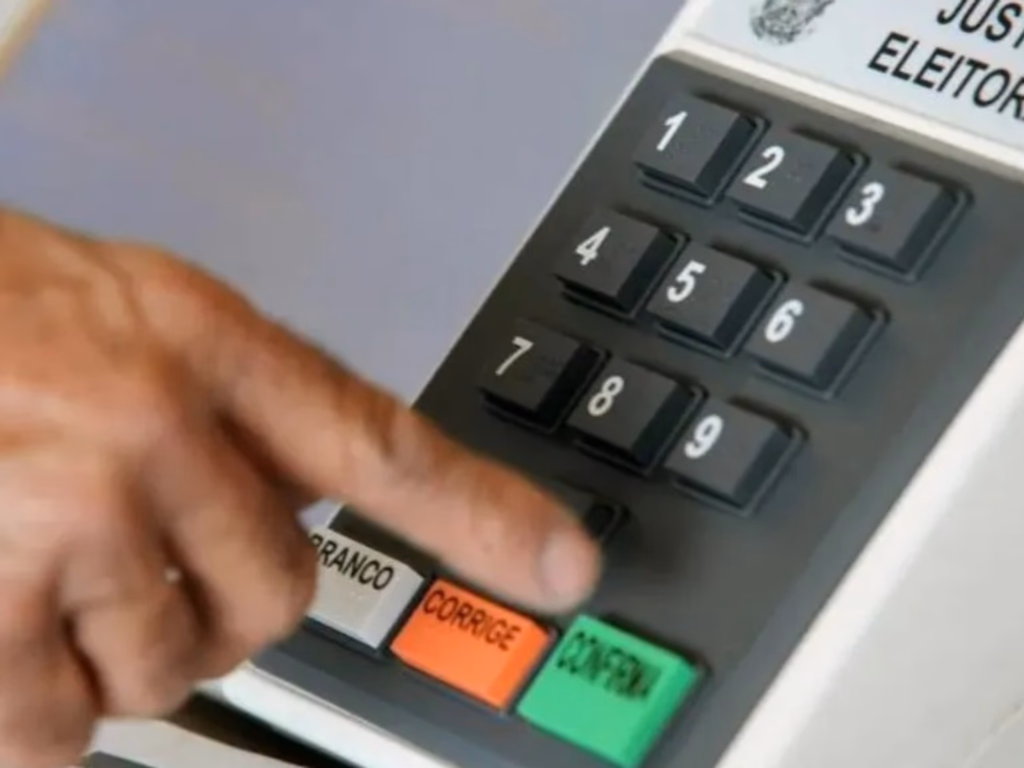 Maioria dos candidatos são brancos e com ensino superior completo