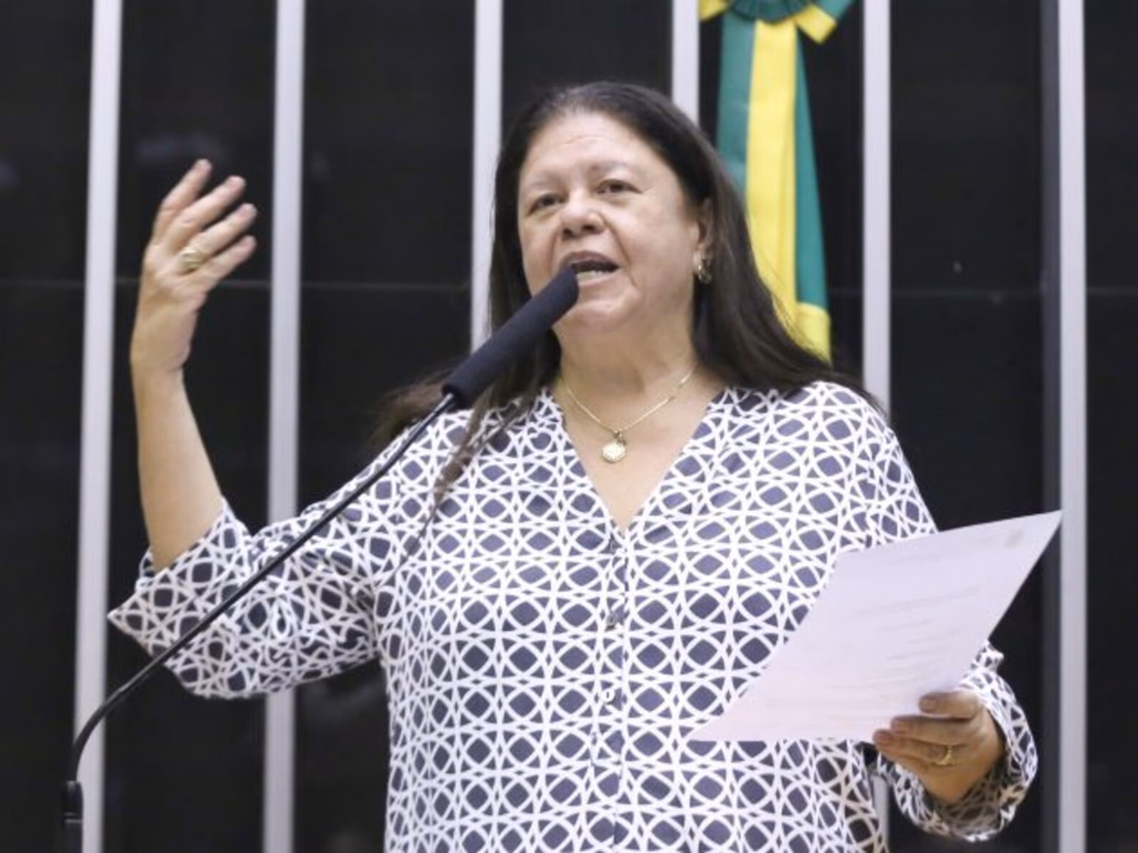 Avança PL que fortalece proteção a mulheres vítimas de agressões