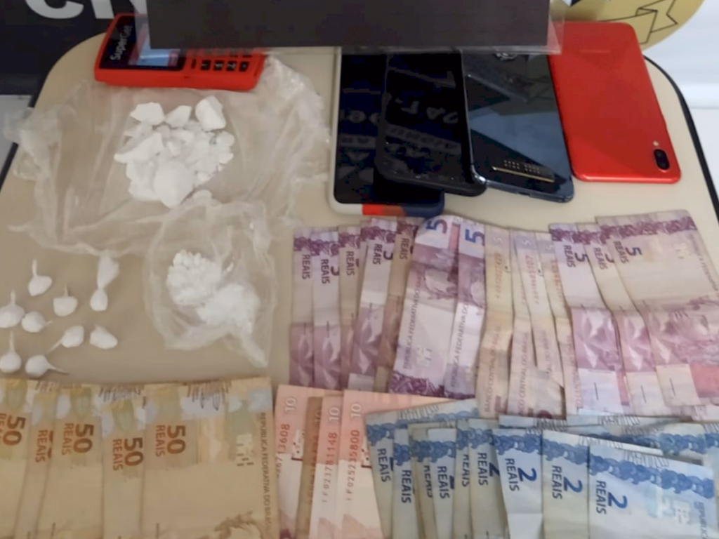 Trio é preso por tráfico de drogas