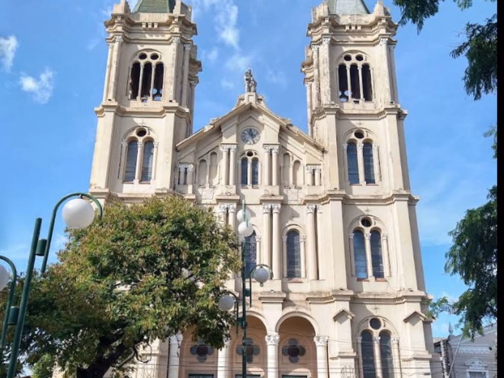 Turismo realiza curso gratuito de espanhol para comerciários