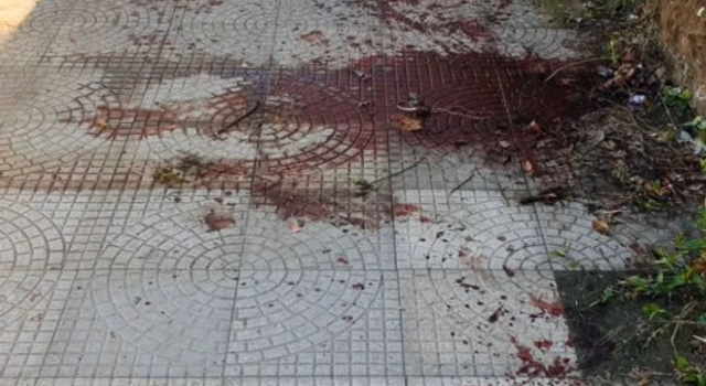 Homem é atacado por grupo armado