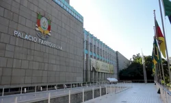 Governador sanciona auxílio emergencial gaúcho