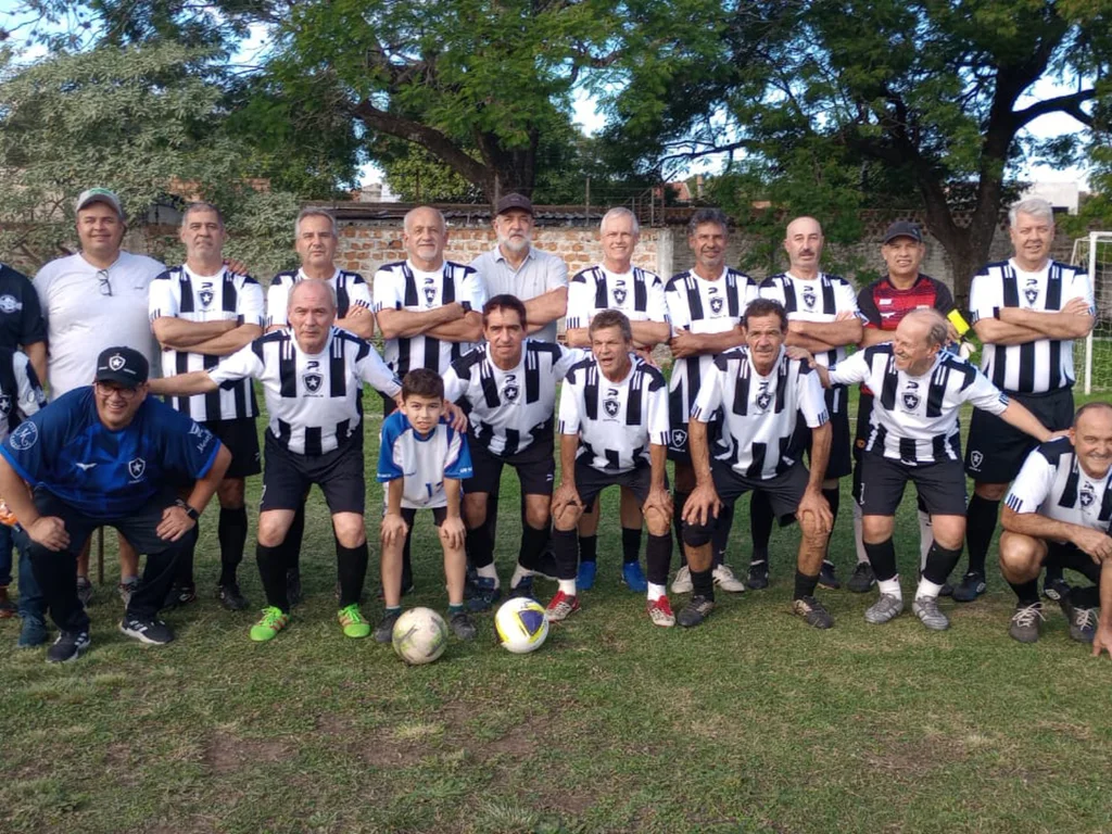 Botafogo vence Uruguaiana e assume liderança