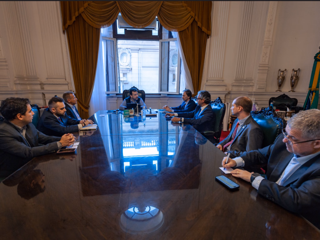 Frederico confirma que voos da Latam começam dia 4