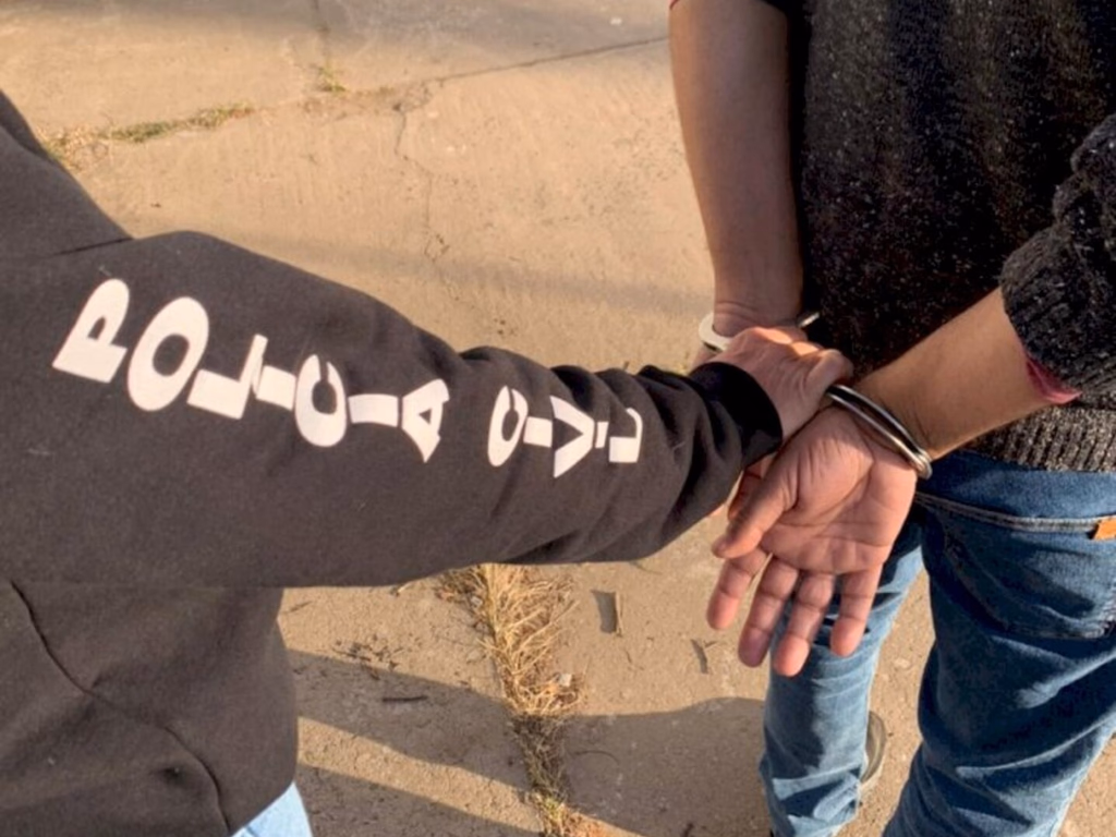 Homem é preso por agredir e ameaçar a ex-companheira