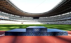 Hamilton vence GP da Inglaterra após acidente com Verstappen