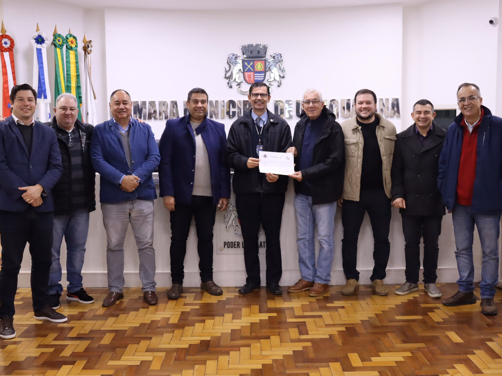Escola do Legislativo é homenageada no plenário