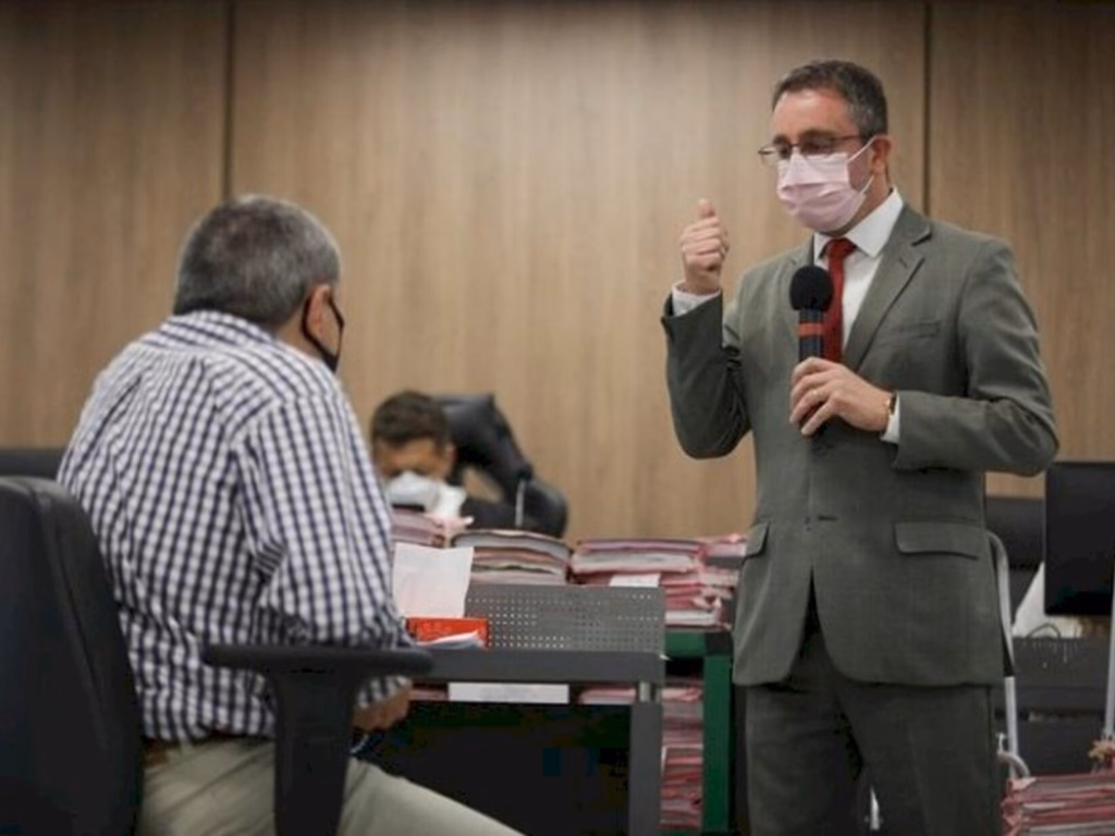 Defesas buscam anulação do júri