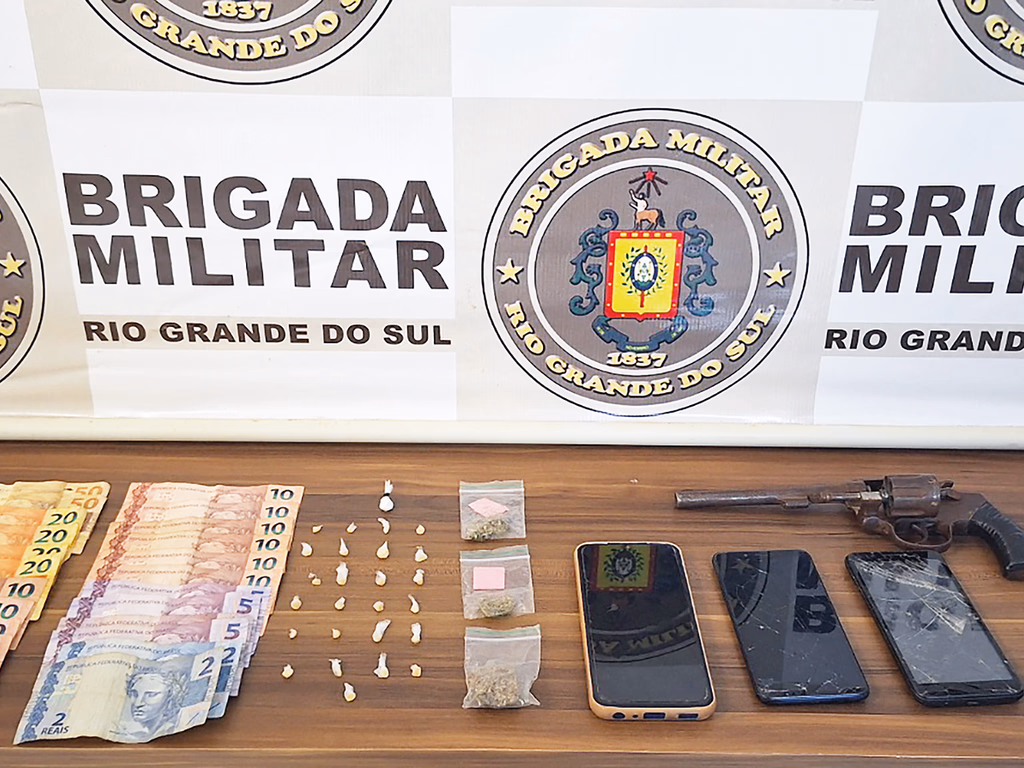 Batalhão de Choque prende dupla em Itaqui