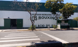 Cerca de duas mil pessoas participam do arrastão dos Rouxinóis