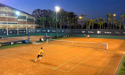 PSG vence Ajax na segunda rodada