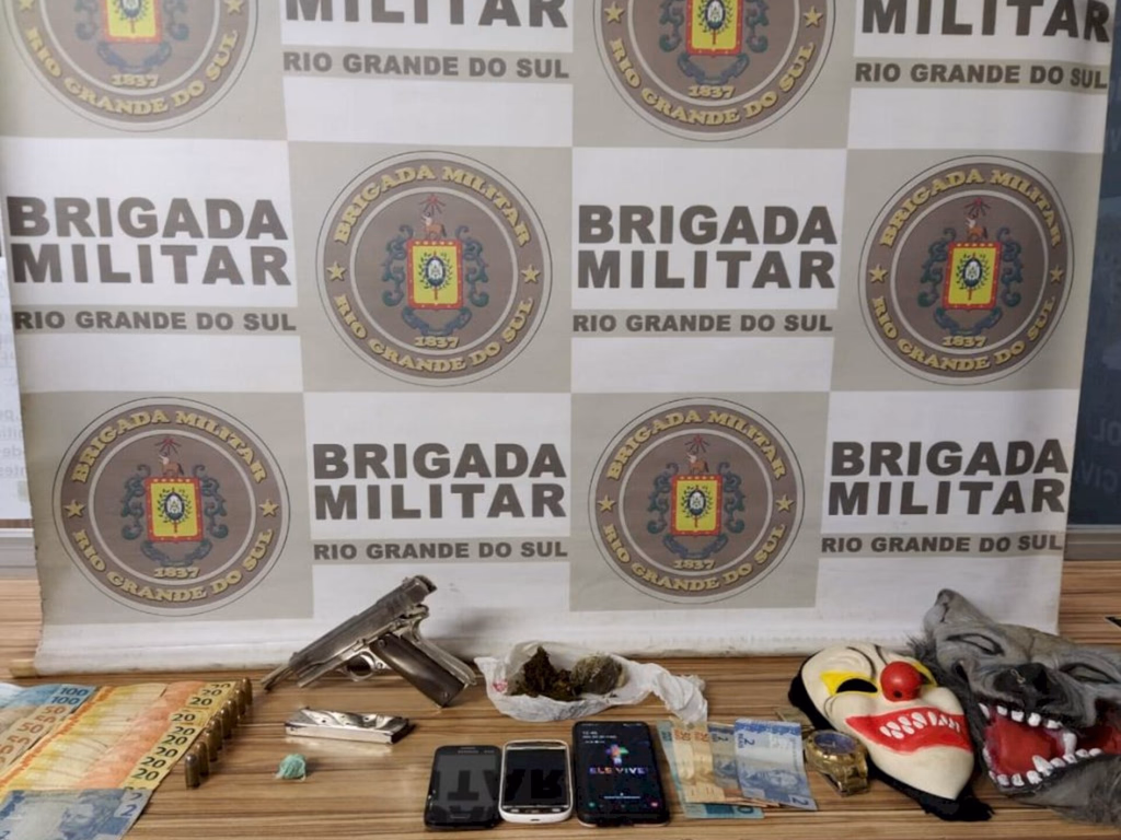 Trio preso por tráfico e porte enquanto se preparava para assalto