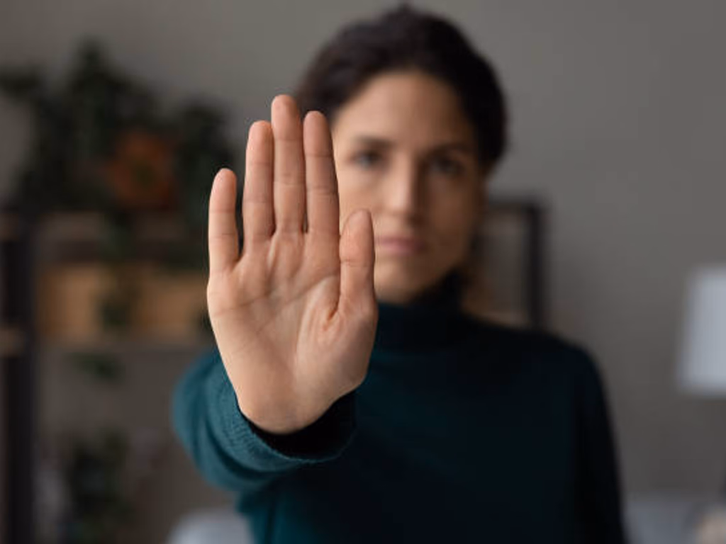 Justiça condena homem a 30 anos por tentativa de feminicídio