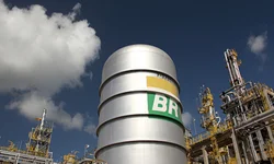 Gasolina fica 5% mais cara neste sábado