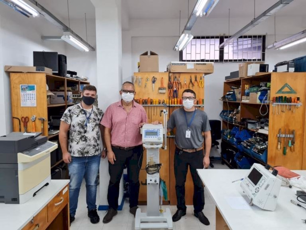 Equipe que recupera respiradores busca mais equipamentos para conserto