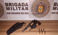 Jovem é preso por porte ilegal de arma