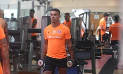 Marta iguala Klose na artilharia histórica de Copas do Mundo