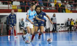 Celemaster carimba vaga na semi com goleada