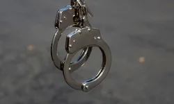 Condutora sofre mal súbito e capota carro no centro de Uruguaiana