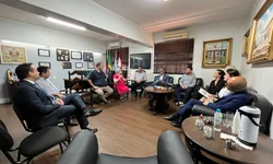 PRF apreende caminhão com placas de Uruguaiana em Itaqui