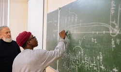 Escola Flores da Cunha retoma as aulas em prédio próprio