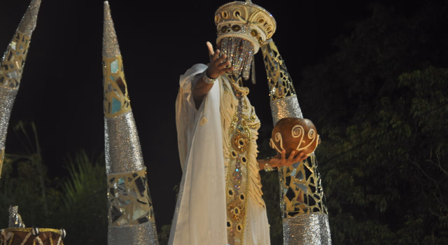 Segunda noite leva à avenida a tradição das religiões de matriz africana
