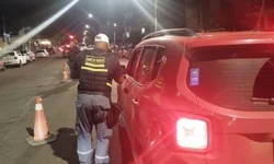 Balada Segura registra mais de dez infrações e flagra menores em áreas noturnas