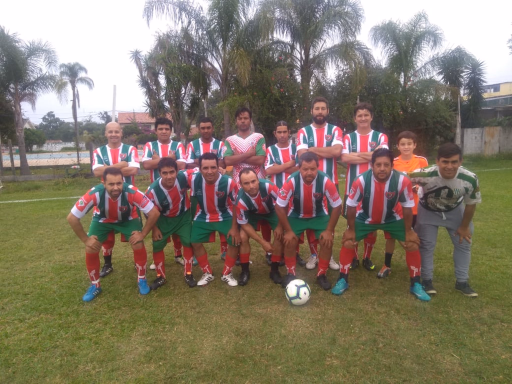 Barcelona continua líder isolado da Liga Master Quarentões