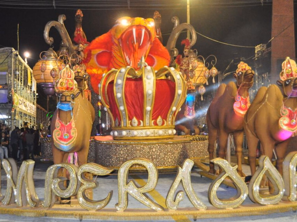 Atual campeã do Carnaval apresenta samba-enredo à comunidade no Parcão