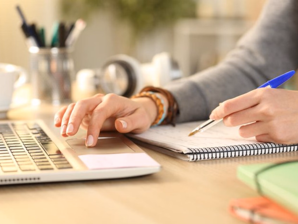 Capes abre oito mil vagas em pós-graduação EAD