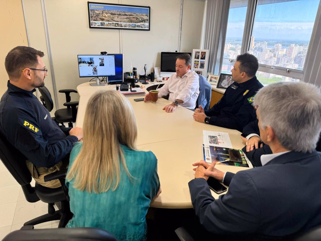 Reunião foca em melhorias no acesso de turistas na Fronteira Oeste