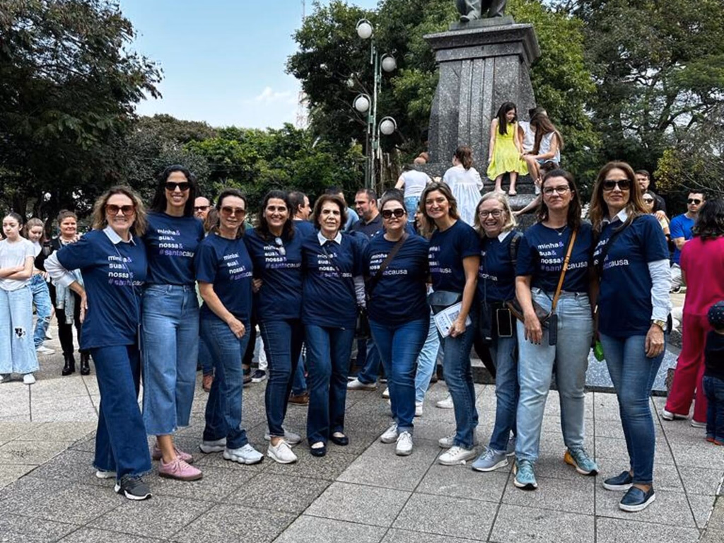 Cerca de cinco mil pessoas prestigiaram o #santacausa na Praça do Barão
