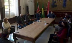 Prefeito estuda antecipação da vacina para trabalhadores da Educação