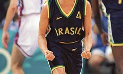 PSG vence Ajax na segunda rodada